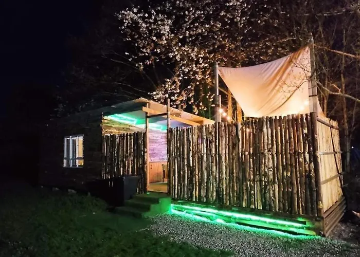 Gracelands Glamping Lodge 1